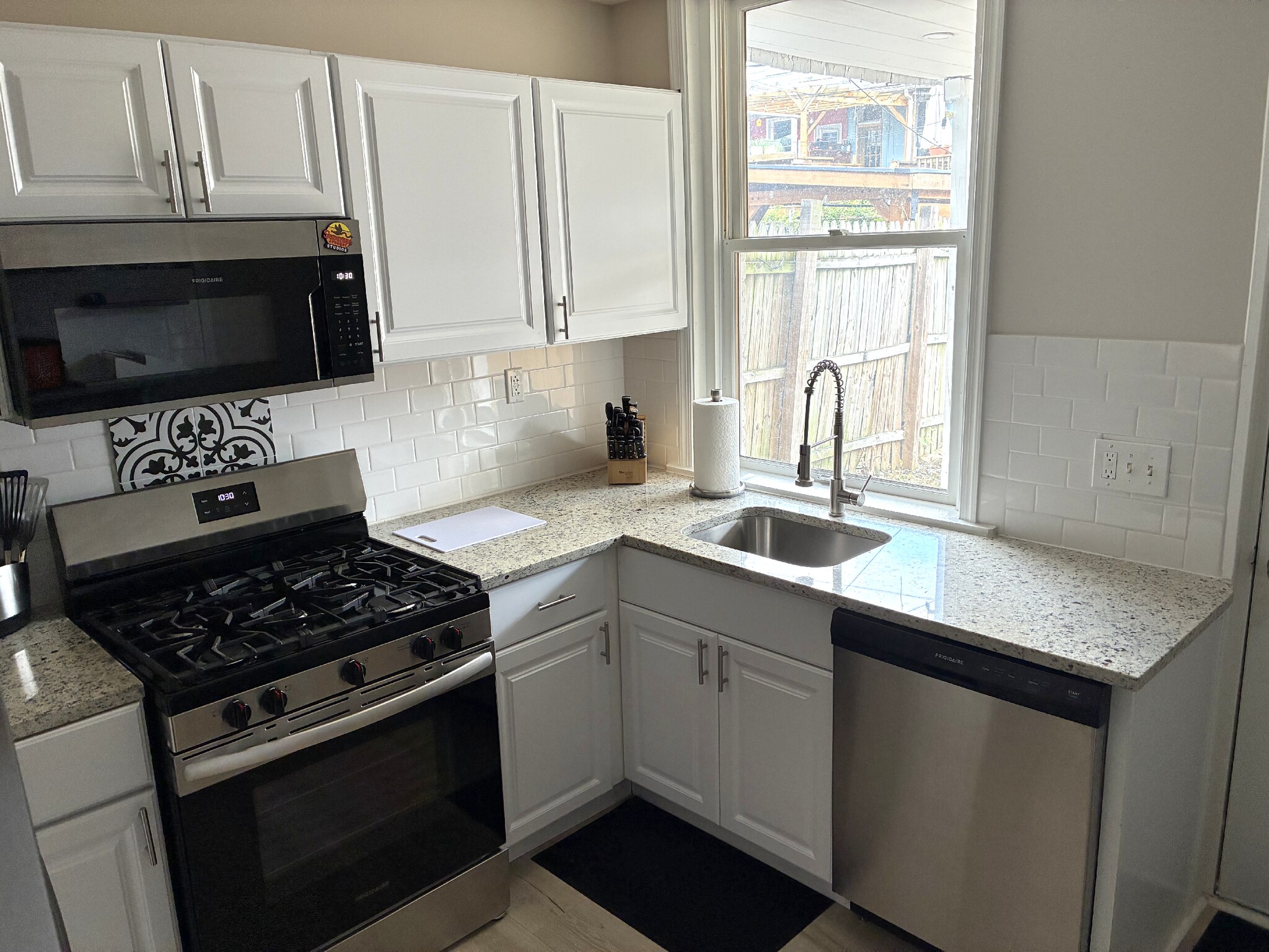 Kitchen - 832 W 35th St