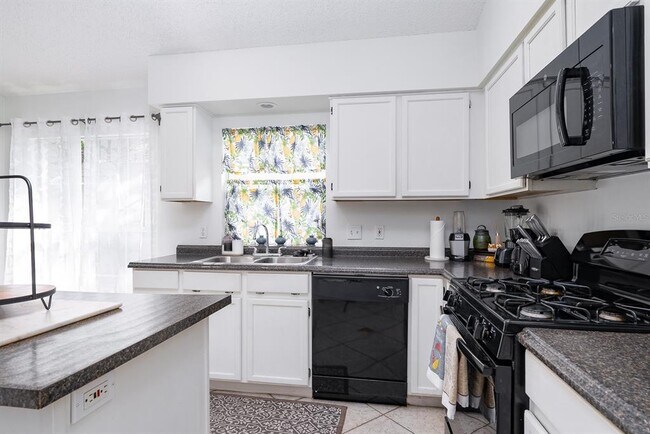 Building Photo - 254 Oak Park Pl