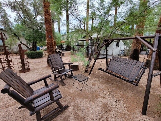 Building Photo - One Bedroom - Garfield District - Classic ...