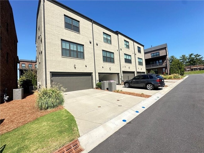 Building Photo - 6550 Cortland Walk