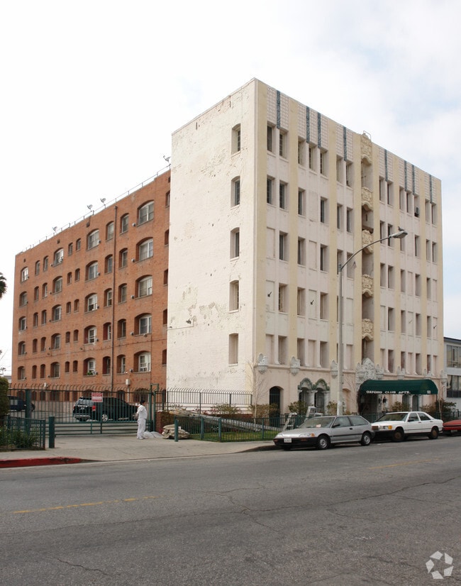 Building Photo - Oxford Club Apartments