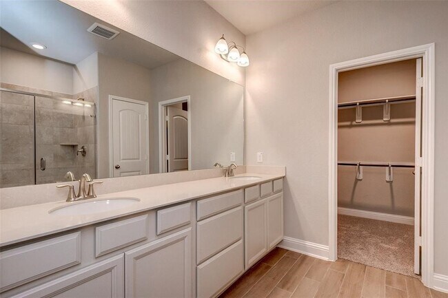 Building Photo - 4 Centennial Ridge Pl