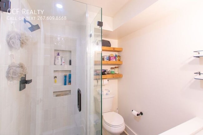 Building Photo - 1814 Christian St