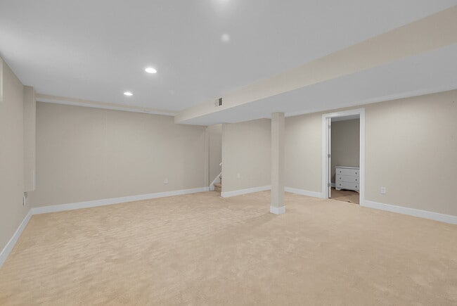 Building Photo - $3,045.00, 4-bed, 3 bath, located in Arvada.