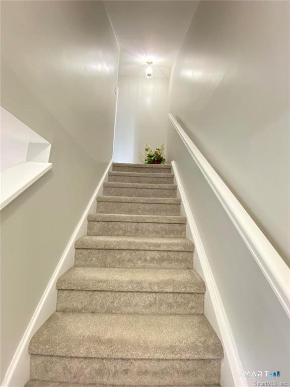 Building Photo - 19 Somers St