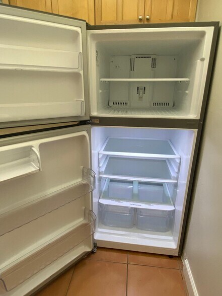 Building Photo - 1725 W 60th St