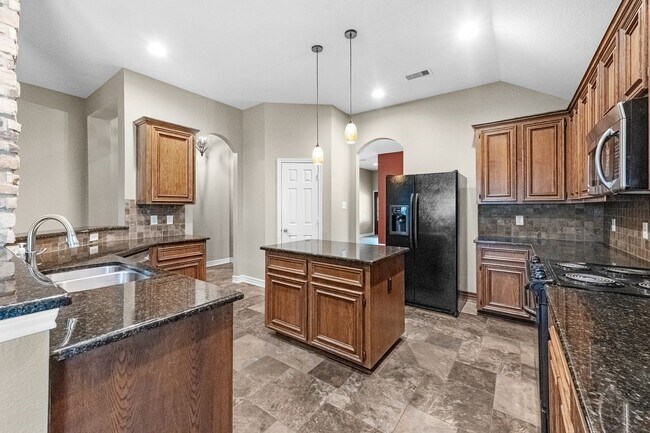 Building Photo - 27723 Amy Willow Ln