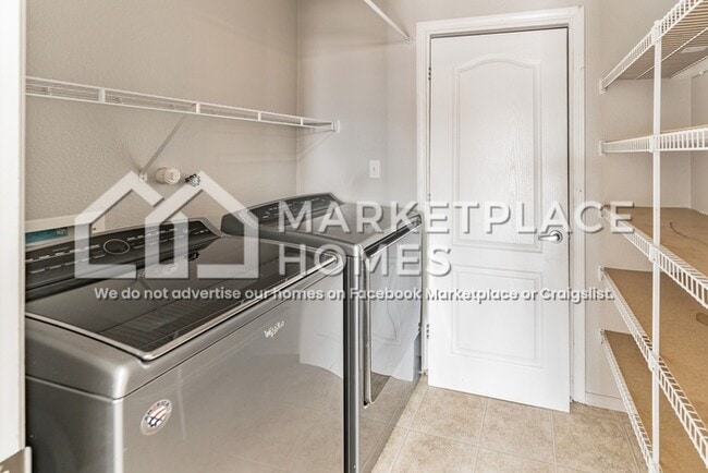 Building Photo - 620 Creekside Ave SW