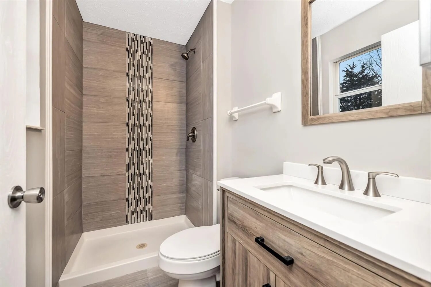 Building Photo - 915 Venetian Ter