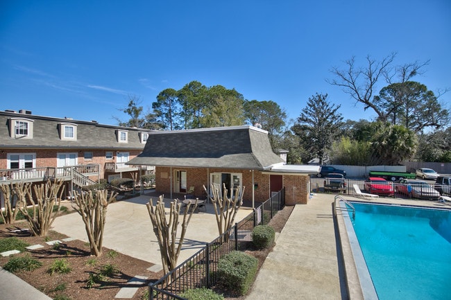 Building Photo - Midtown Place Apartments