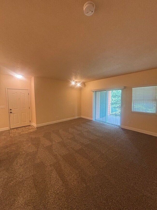 Building Photo - 6740 N Spurwing Loop