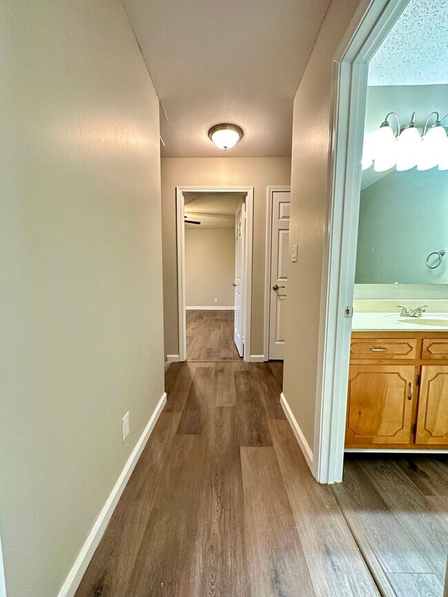 Building Photo - Stunning Single-Family Home with Plenty of...