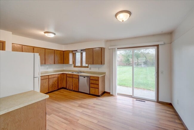 Building Photo - 1329/1331 S Thompson Dr