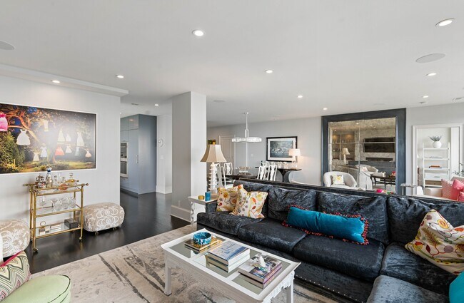 Building Photo - 2575 Peachtree Rd NE