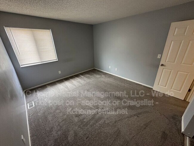 Building Photo - 9000 E 85th Pl