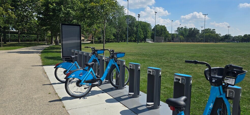 Building Photo - 4037 N Long Ave