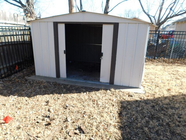 Building Photo - Spacious 3 Bedroom 2 bath Home in El Dorad...