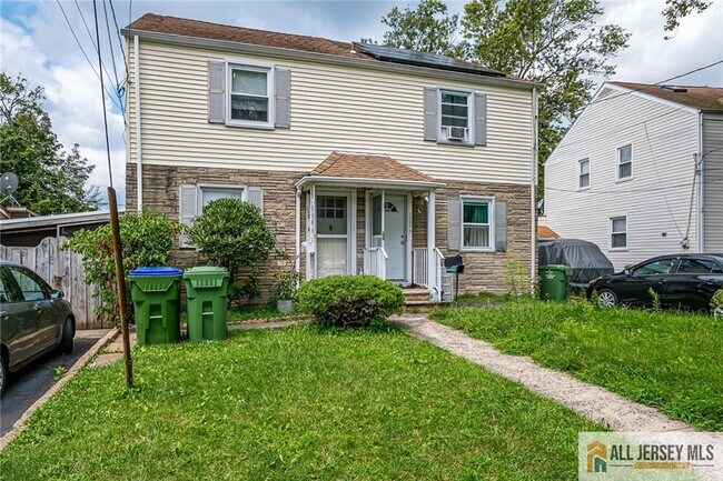 Building Photo - 120 MacArthur Dr