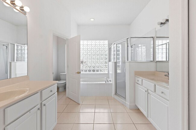 Building Photo - Gorgeous 3 Bedroom Home in Prestigious LPGA!