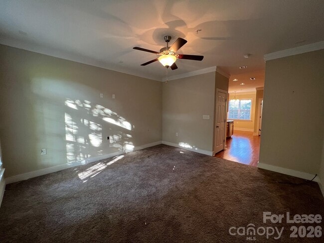 Building Photo - 227 Harbour Pl Dr