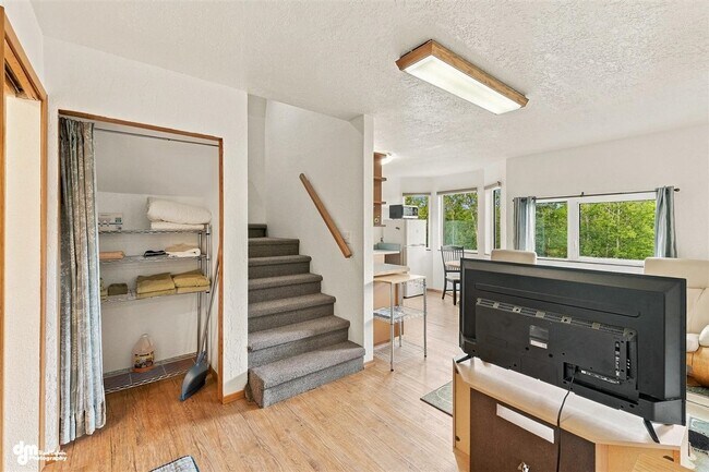 Building Photo - 6830 E Toller Ct