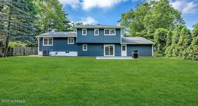 Building Photo - 299 White Rd