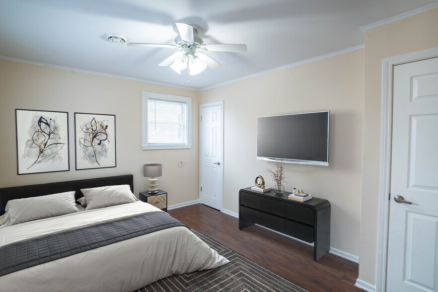 Building Photo - 17649 Dundee Ave