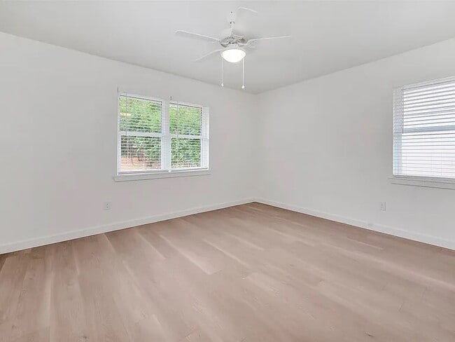Building Photo - 1110 3rd St