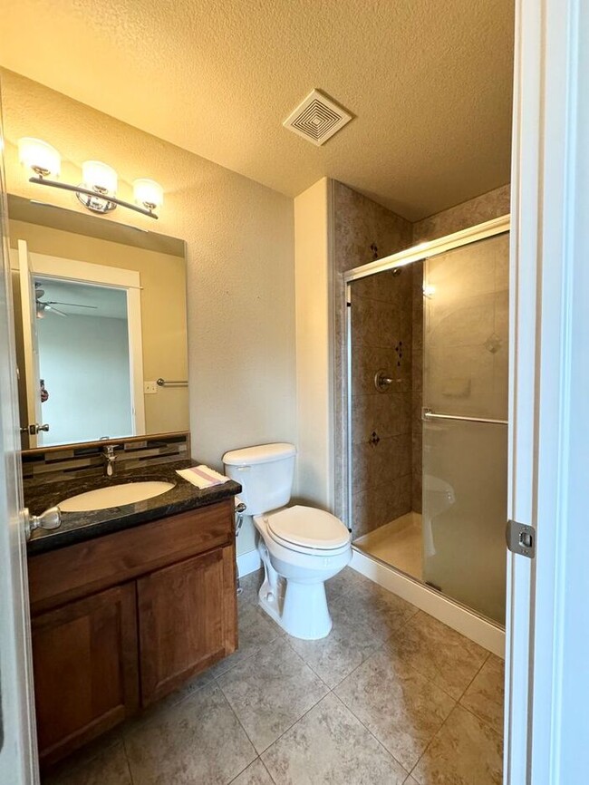 Building Photo - 3 Bedroom, 3.5 Bathroom Townhome, Close to...