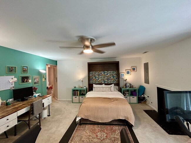 Building Photo - 3BR End Unit w/ Garage, Deck, Patio & 2 Fireplaces, Private fenced Backyard