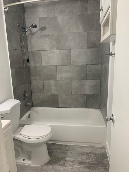 Building Photo - 2261 W 53rd St