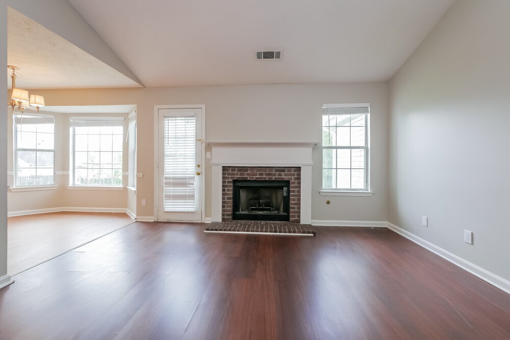 Building Photo - 454 Village Cir