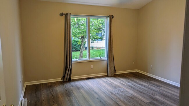 Master Bedroom - 6054 Belmont Ct