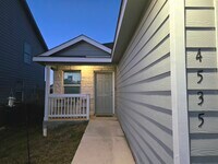 Building Photo - 4535 Glades Wy