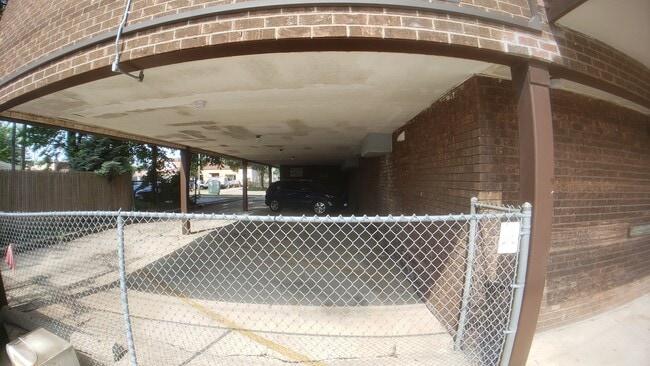 Building Photo - 336 Lathrop Ave