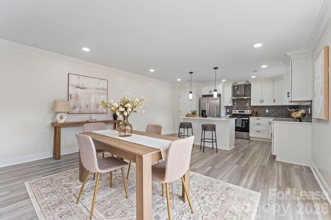 Building Photo - 612 Westway Dr