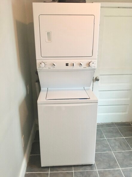 Laundry room - 3219 2nd Ave