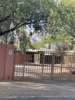 Building Photo - 313 E Calle Arizona