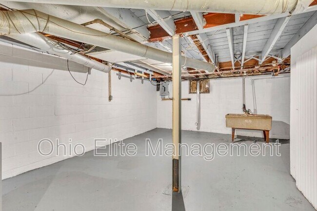 Building Photo - 49 S Burgess Ave