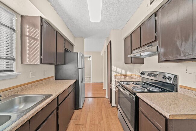 Building Photo - 6701 Sands Point Dr