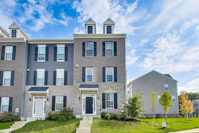 Primary Photo - Luxurious on Lanham Hill - 3 + 3.5 Near New TH 3 bed + 3 Ba