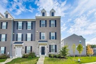 Building Photo - Luxurious on Lanham Hill - 3 + 3.5 Near New TH 3 bed + 3 Ba