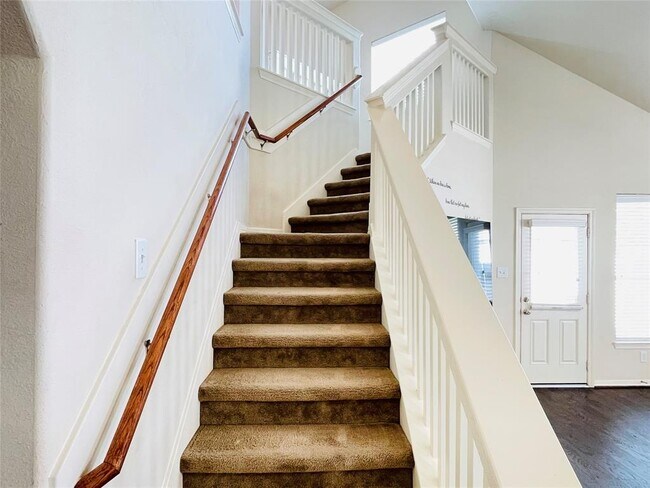 Building Photo - 26906 Henson Falls Dr