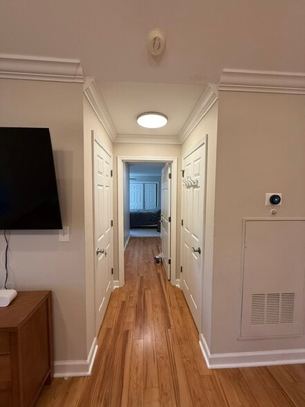Building Photo - 433 Harts Cove Way