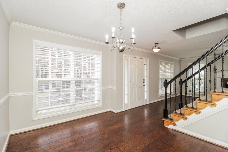 Building Photo - 155 Avondale Cir