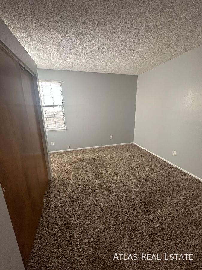 Building Photo - 4345 Davenport Way