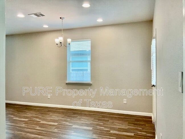 Building Photo - 128 Earl Keen St