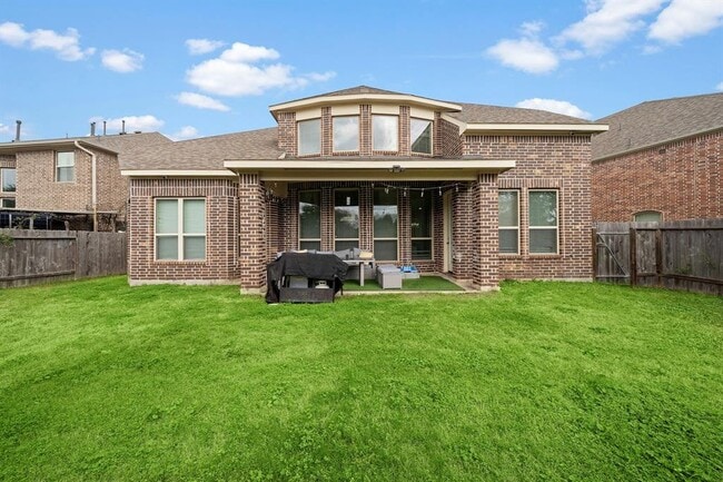 Building Photo - 3627 Grand Prom