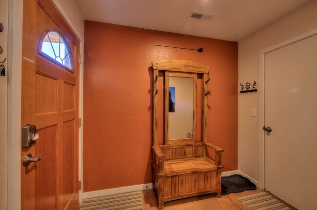 Building Photo - 3366 Oleander Ln