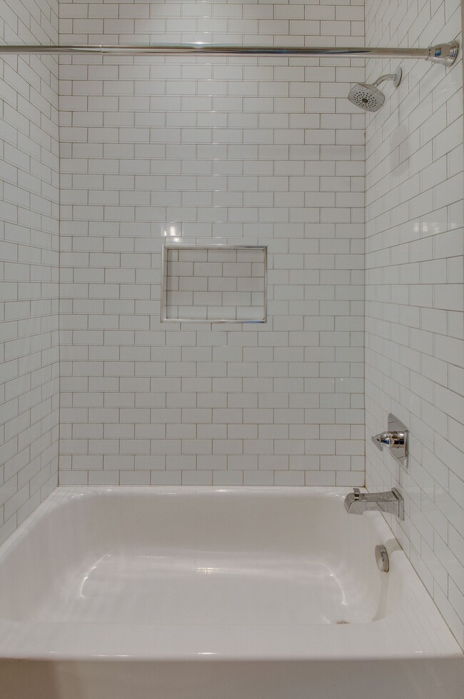 1st Floor Bath - 944 Riverside Dr